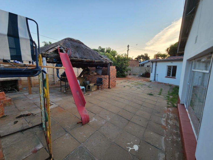 3 Bedroom Property for Sale in Heuwelsig Northern Cape